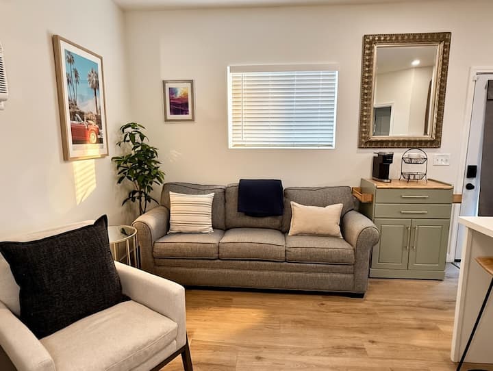 Downtown Pensacola Guest House - Private Yard - Pensacola, FL