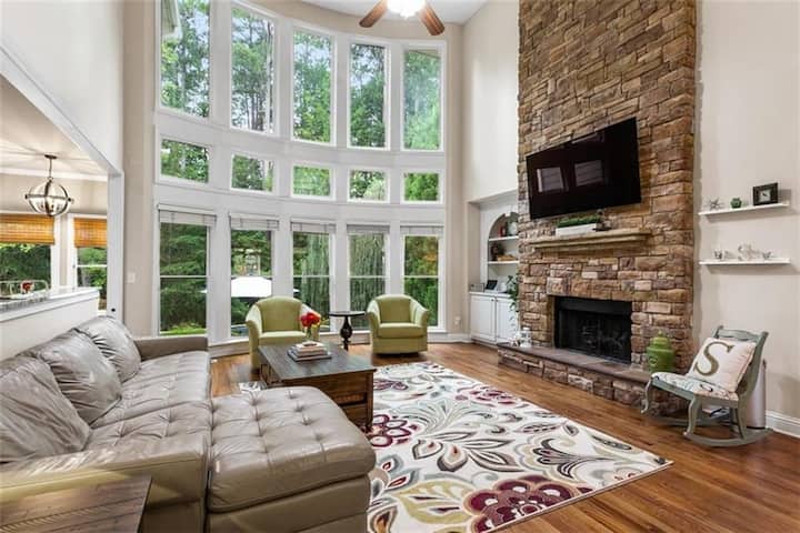 Atl World Cup Executive Villa | Luxury Pool Oasis - Acworth, GA