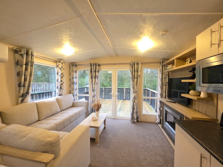 Snug On The Teviot - Jedburgh