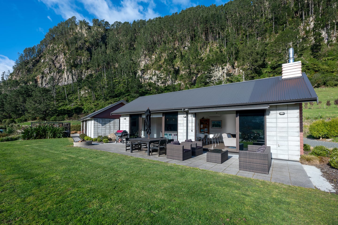 Lakehouse Retreat - Whakamaru Holiday Home 1