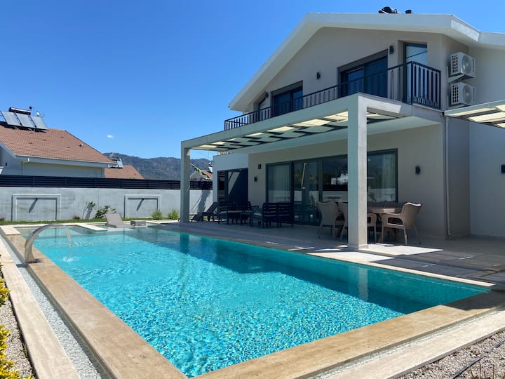 Plaja Yakın Havuzlu Müstakil Villa 1 - Fethiye