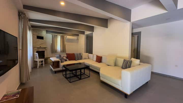 Alaçatı Ovacık’ta ÖZel Tasarım Villa - Alaçatı