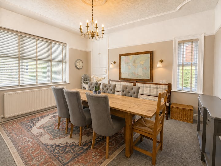 Characterful 6-bed Liverpool House | Sleeps 15 - Liverpool, UK