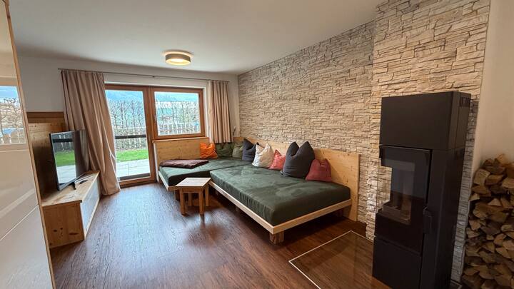 Villa Rosa: Whirlpool Garden Retreat - Zell am Ziller