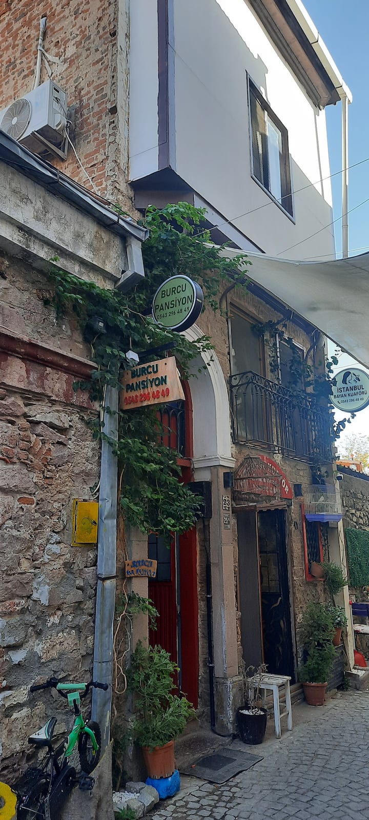 Burcu Pansiyon Macaron - Ayvalık