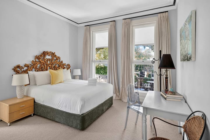 Elegance In Woollahra - Winter Special - Moore Park