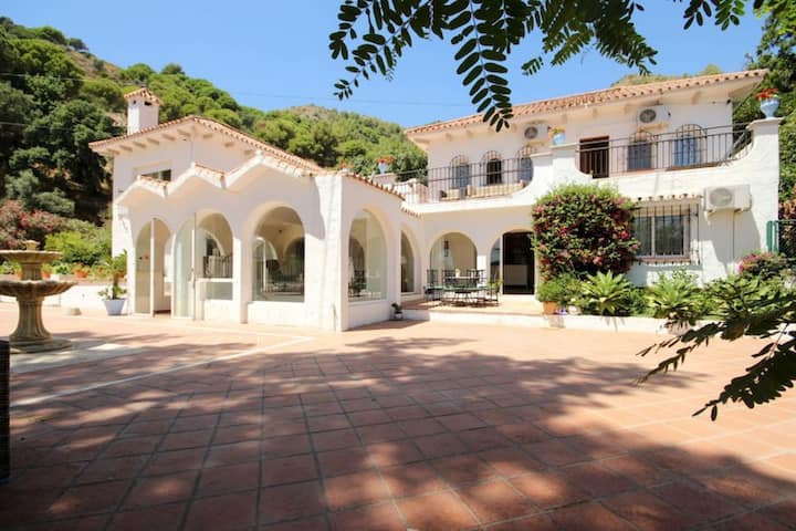 Seven Bedroom Villa In Ojen Near Marbella - España