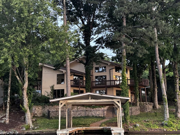 Lakefront Retreat In Hot Springs Village - Hot Springs Village, AR