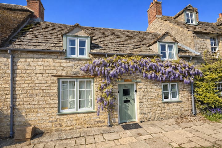 Cosy Cottage | Log Burner, Garden, Dog Friendly - Wareham, UK