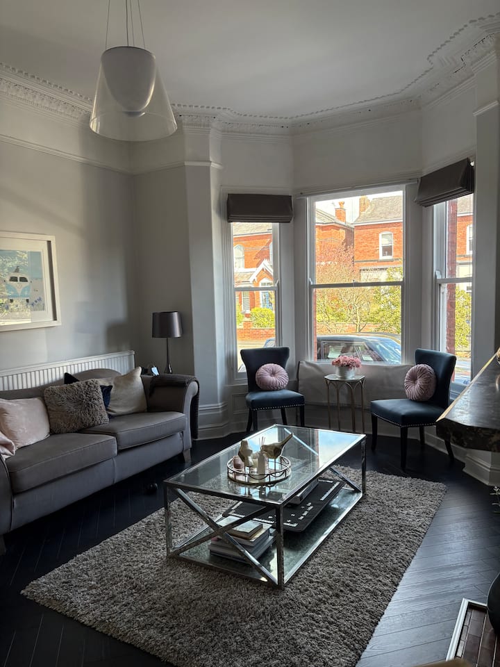 Modernised 4-bed Victorian House Nr Royal Birkdale - Southport