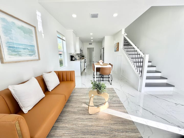 Luxury & Modern Townhouse In Boynton Beach - Boynton Beach, FL
