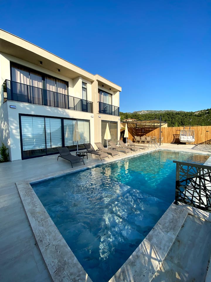 Kaş Kalkan'da Deniz Manzaralı 3+1 Villa - Kalkan