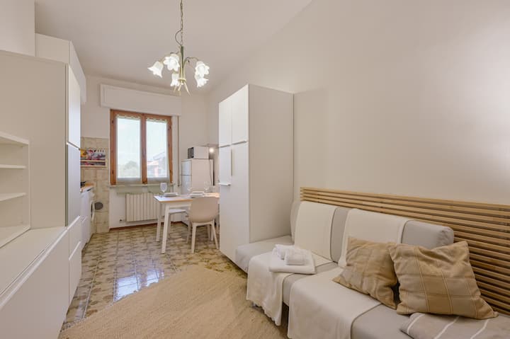 Guesthost - La Casa Di Teia - Cozy Apartment - Marina di Massa