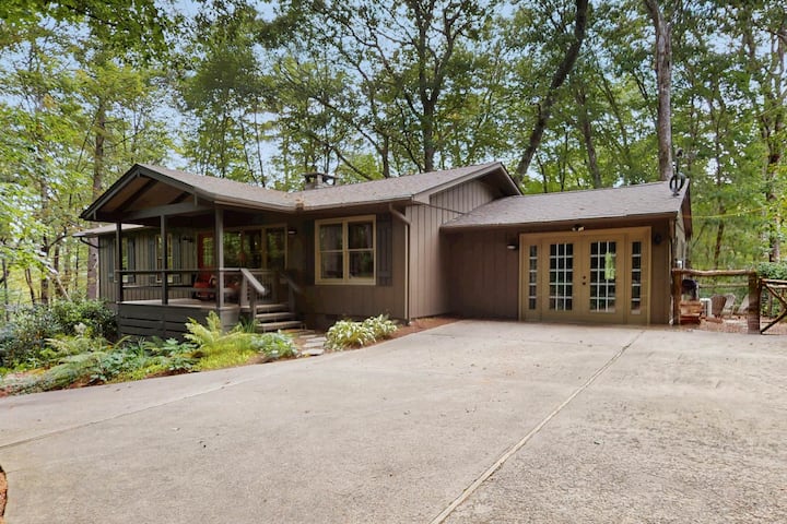 Beautiful Mountain View Home W/ Fire-pit | Grill - Highlands, NC