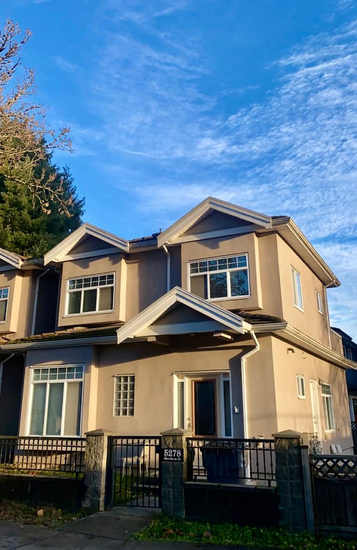Two Bedroom Retreat In Vancouver - Burnaby