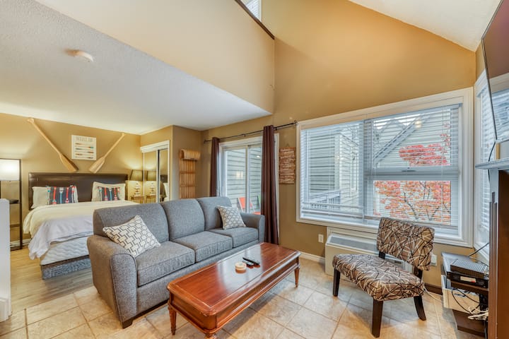 Family North Creek Condo W/ Pool, Hot Tub, Tennis! - Town Of The Blue Mountains