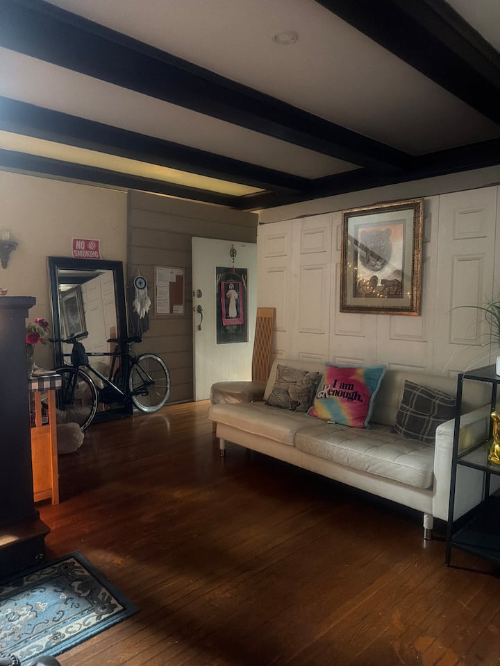 It’s Basement Cheap For Starter Private Door - Los Angeles, CA