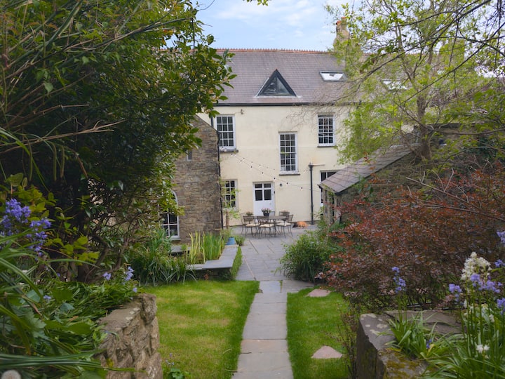 The Secret Garden - Narberth