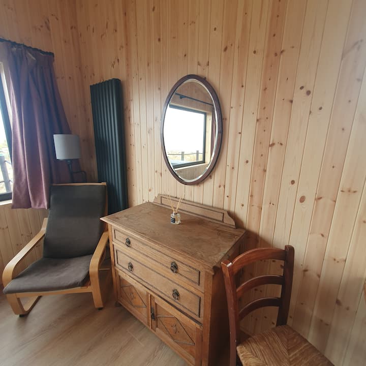 The Other Wee Red Cabin - Dunvegan Castle & Gardens