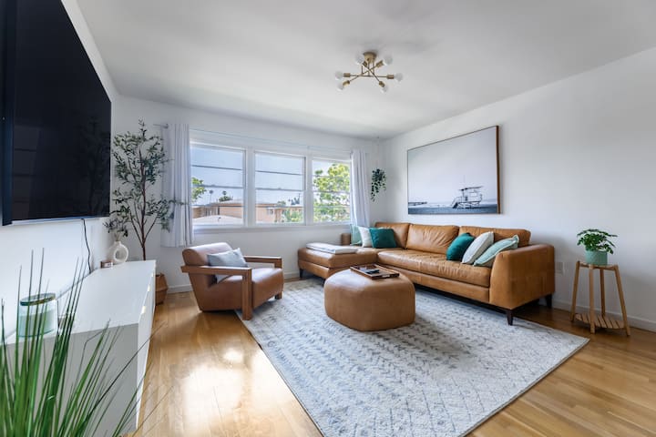 2 Bed Home In Venice I Pool, Gym, Rooftop - Marina del Rey, CA