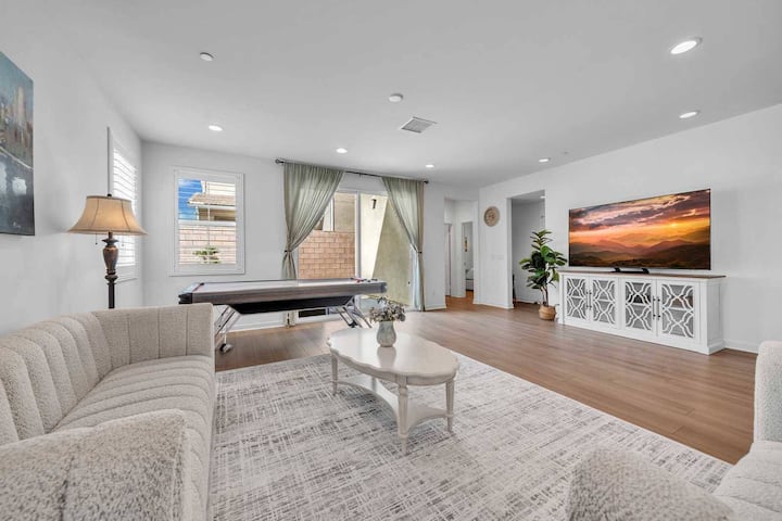Modern Haven On Calla Lily Dr S#42555 - Rancho Cucamonga, CA