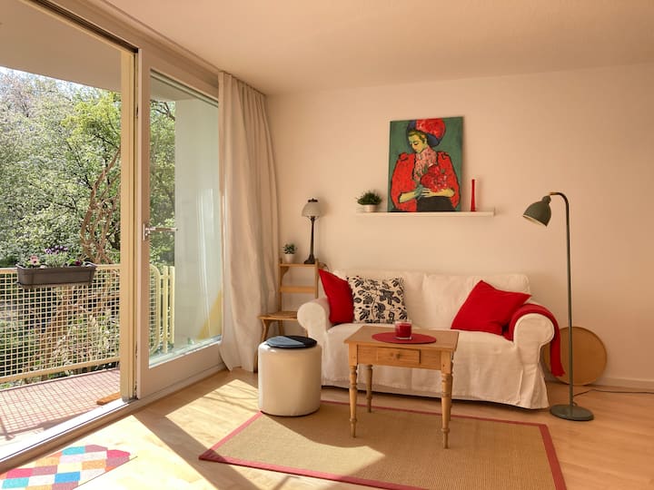 Cosy & Quiet - Studio In Vibrant Green Schwabing - 뮌헨