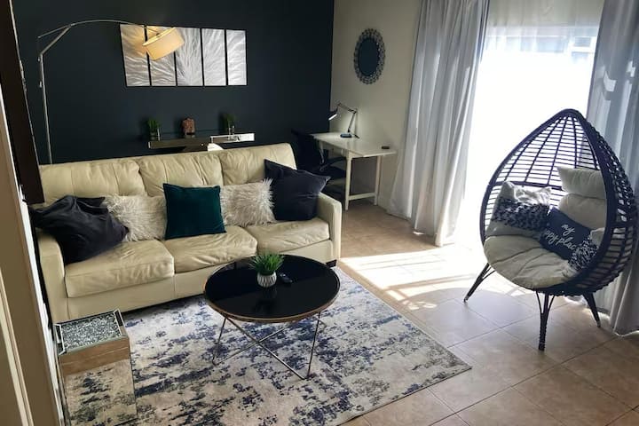 4 Bedroom Townhouse Netflix- 4k Tv King Bed - Irvine, CA