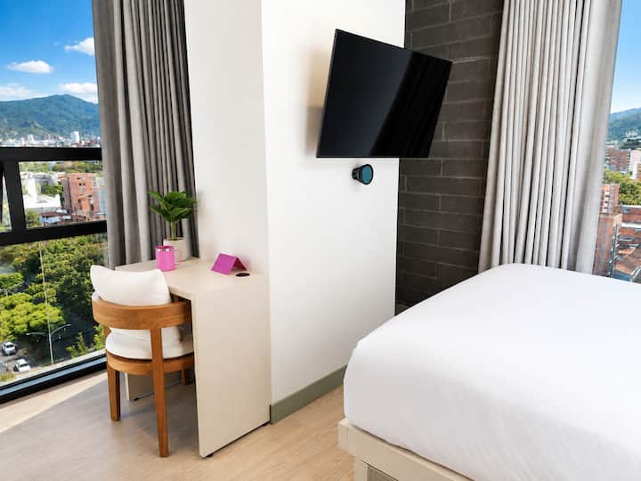Habitación Para Trabajar Y Descansar Vista Ciudad - Medellín