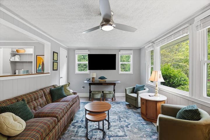 New! 2 Bdrm Home ~ Closest Airbnb To Music Center - Brevard