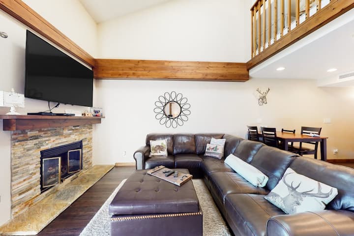 Peaceful 2br 3rd-floor | Balcony | Pool - Frisco, CO