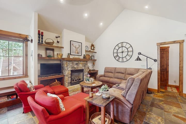 Dog-friendly Downtown Cabin With Mountain Views - Grand Lake, CO