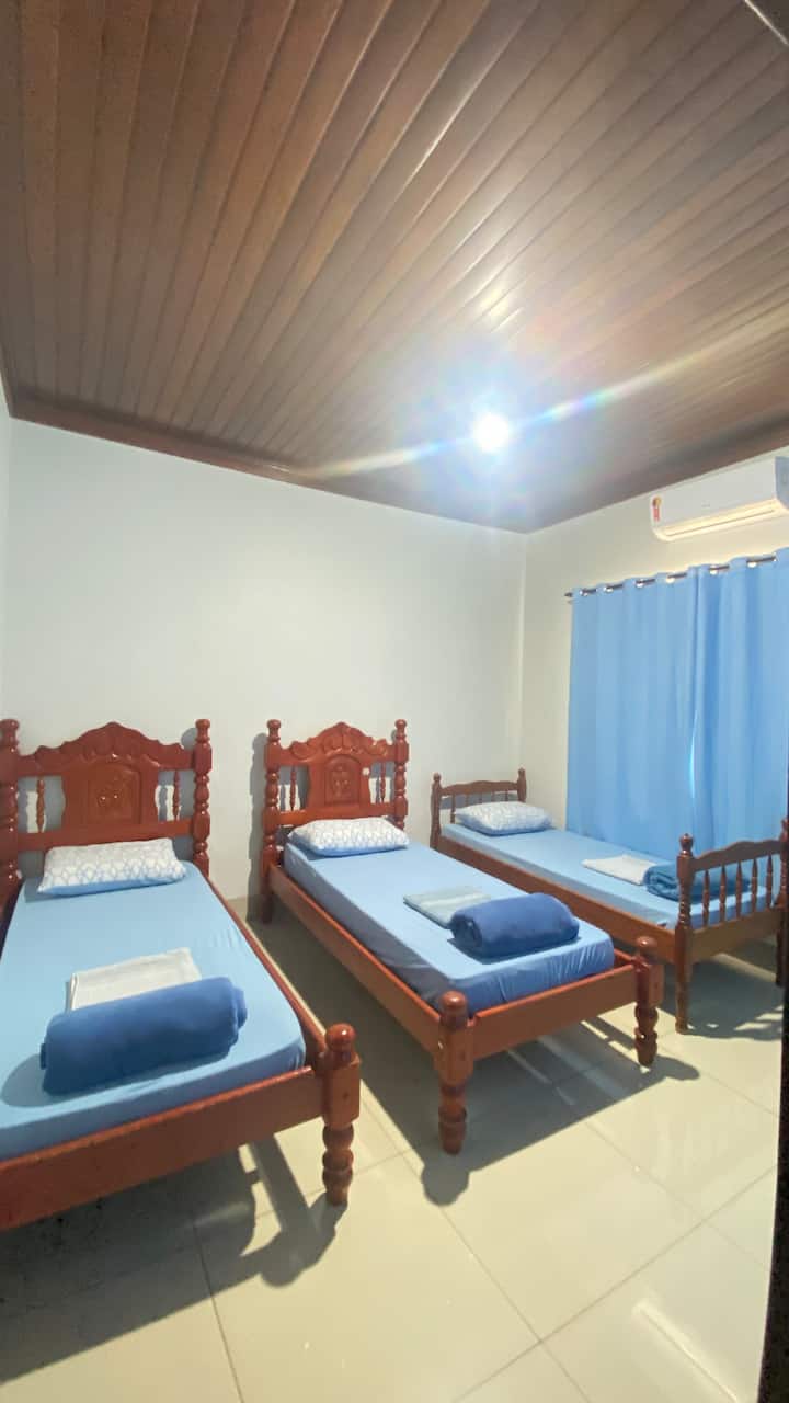 Quarto Climatizado + Wi-fi + Garagem (3 Pessoas) - Lucas do Rio Verde