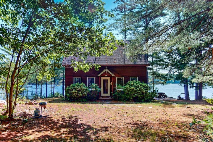 4-br Tranquil Lakefront Retreat With Kayaks - 덴마크