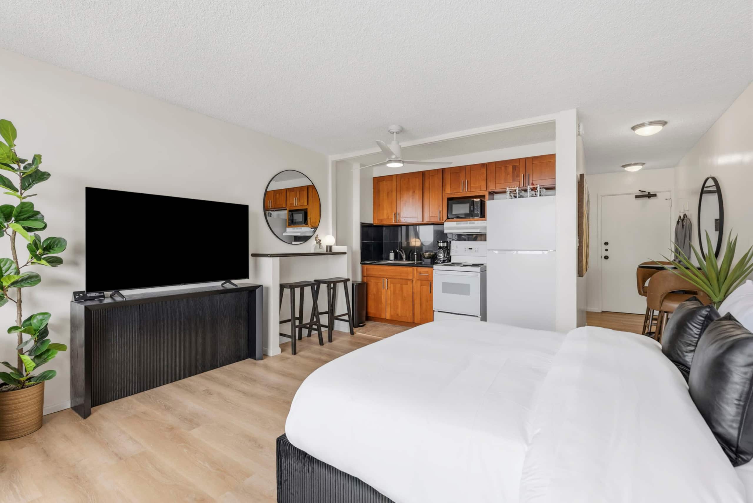 Heo + Parking + Pool + WD + Waikiki View + Luxury - Image 44