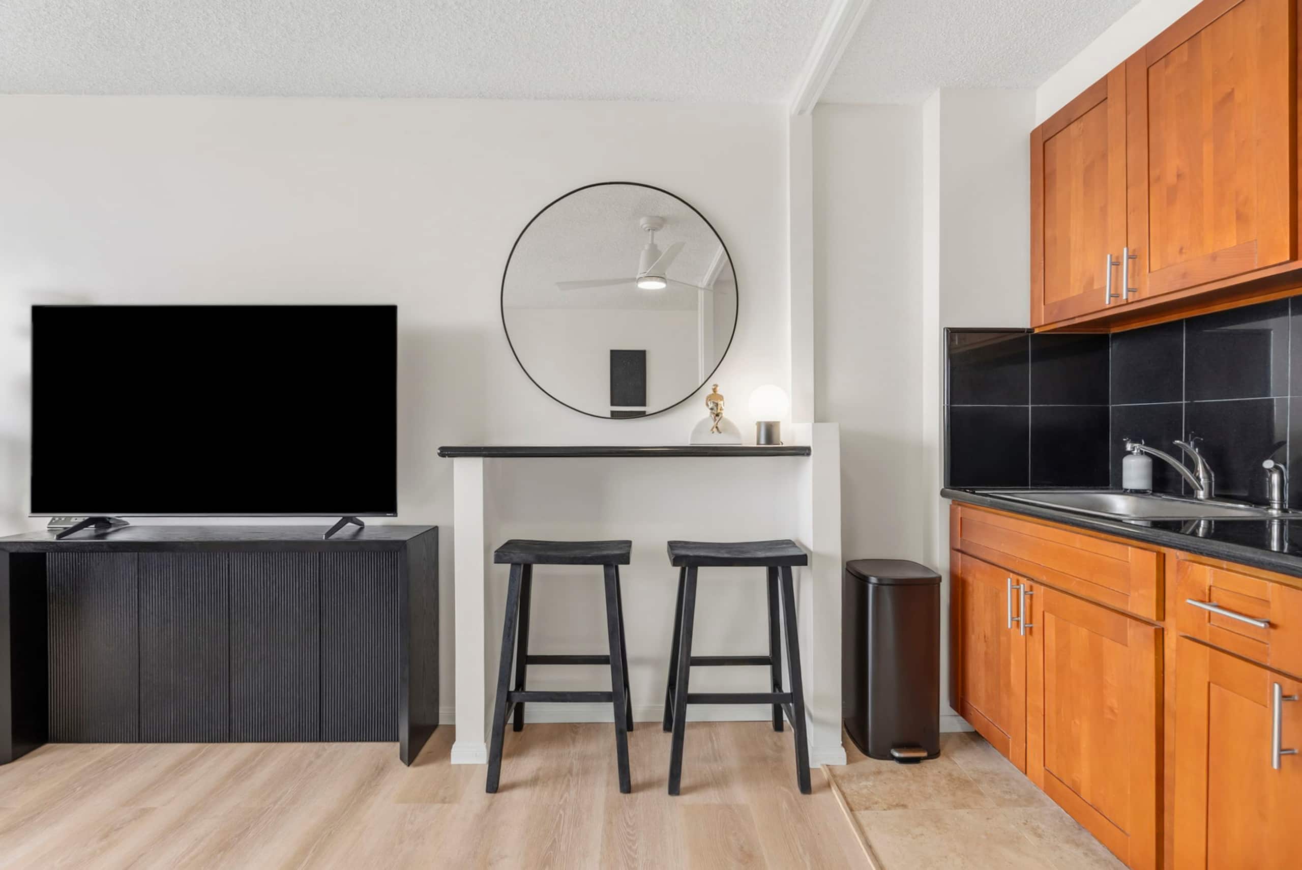 Heo + Parking + Pool + WD + Waikiki View + Luxury - Image 9