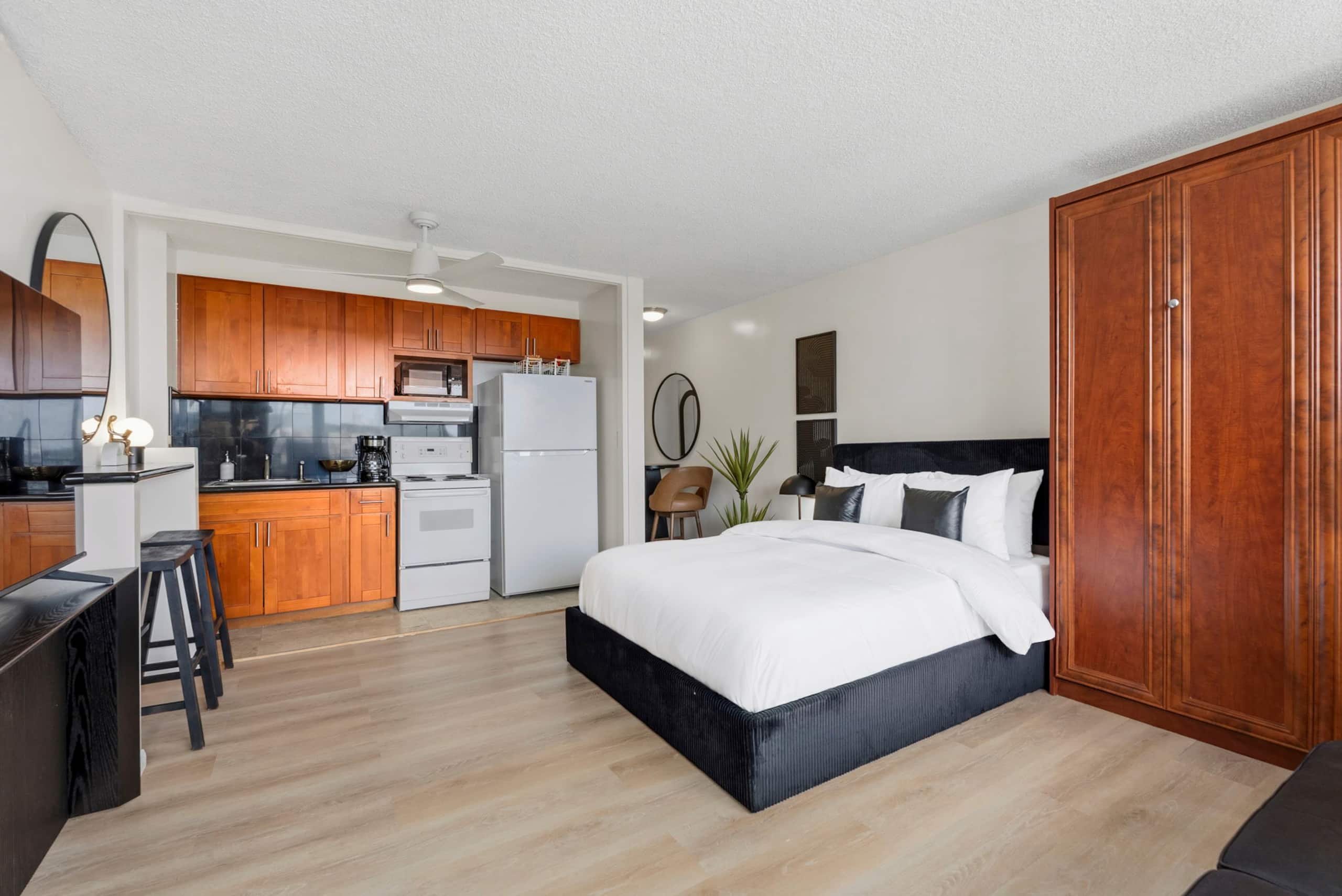 Heo + Parking + Pool + WD + Waikiki View + Luxury - Image 42