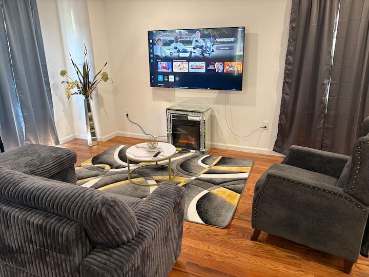 Luxury 3 Bedroom, 2 Full Bathroom Near Ewr - Newark, NJ