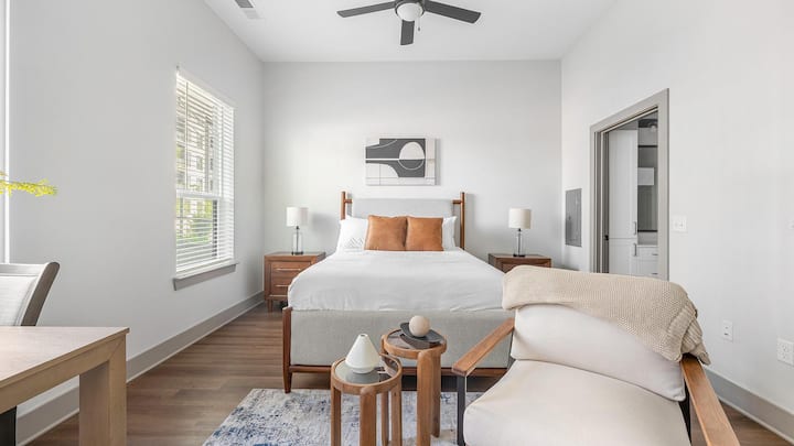 Landing | Incredible Studio, Courtyard - Nashville