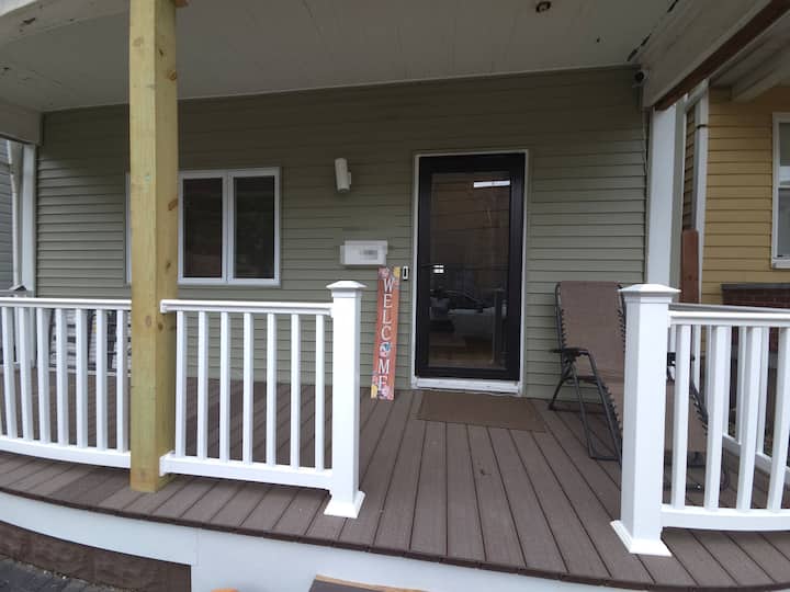 Newly Renovated, Home Away From Home - Pittsburgh, PA