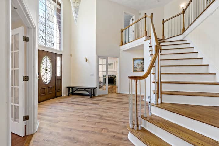 Entire Saunderstown Home With Pool - Rhode Island