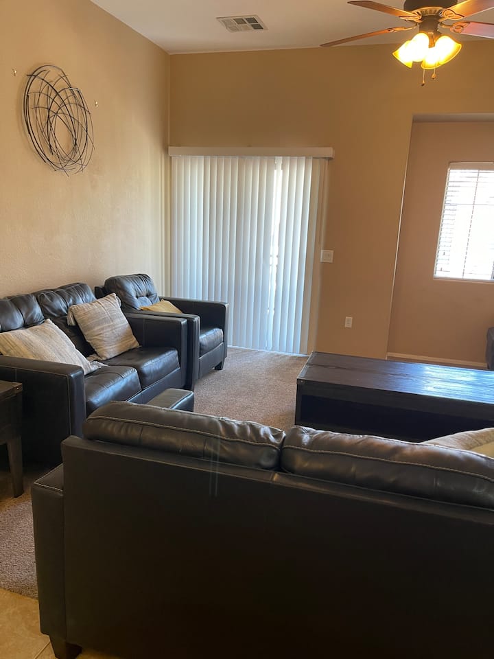 Safe And Secured Two Bed Apartment - Chandler, AZ