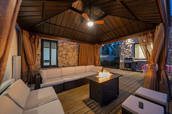 Luxury Coral Rock Home + Guest House Shenandoah - Miami, FL