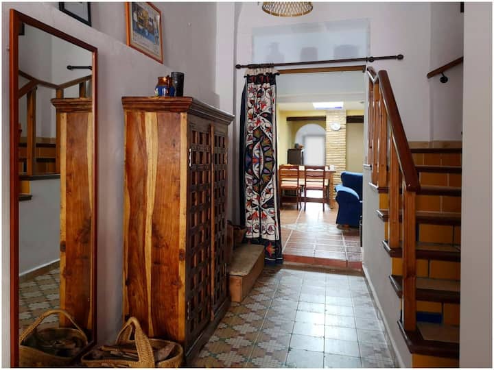 Charmantes Rustikales Haus Mit Kamin Und Terasse - Daimuz