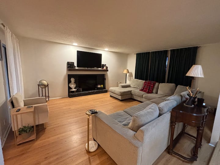 Modern Luxury In The Heart Of Broken Arrow - Broken Arrow, OK