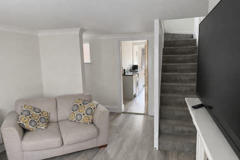 Successful Airbnb property: Cosy Shakespeare Street cottage, free parking. in Stratford Upon Avon