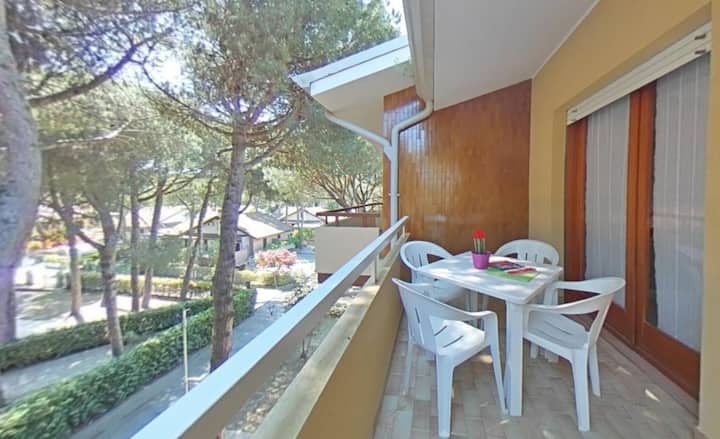 Appartement Calme Entouré De Verdure Près De La Pl - Lignano Riviera