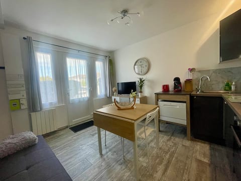 Top performing Airbnb: Single-level apartment close to the sea and the forest in Notre Dame De Monts