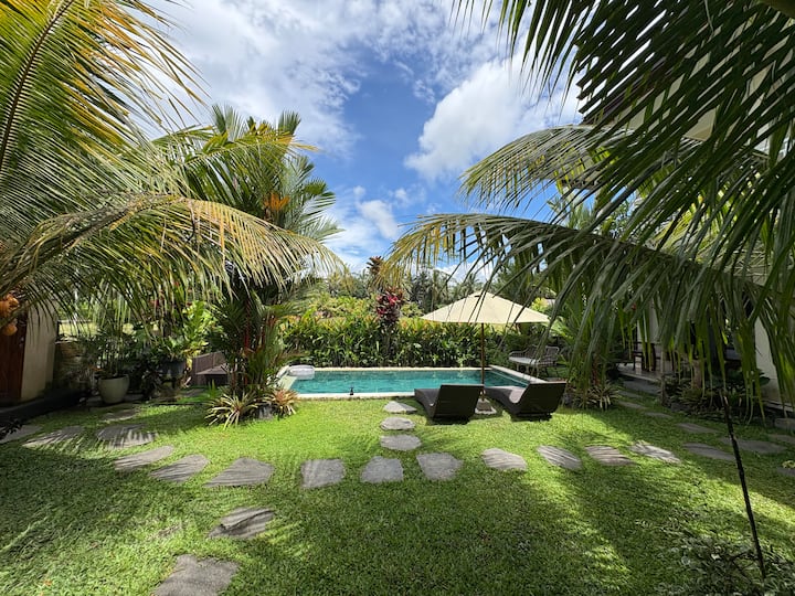 Tropical Villa With Pool In The Heart Of Ubud - Ubud