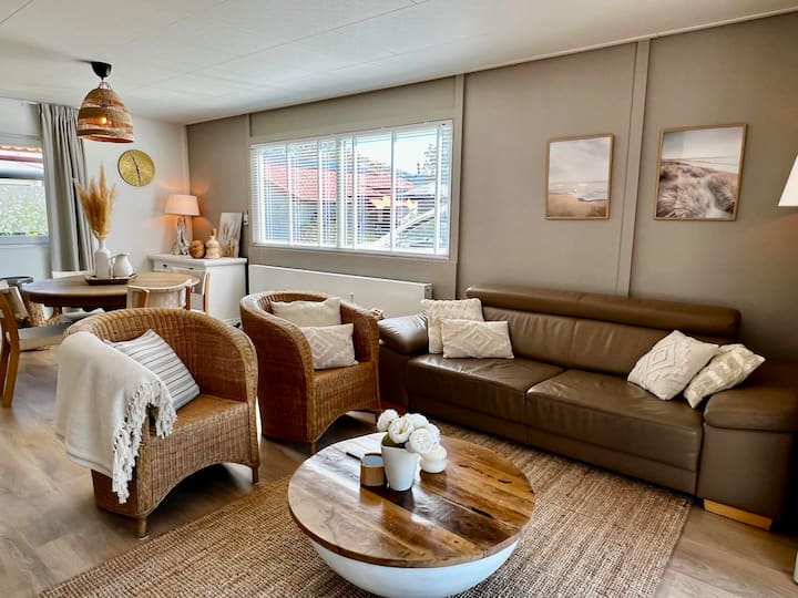 Lovely Bungalow | Veranda | Near The Sea - Petten
