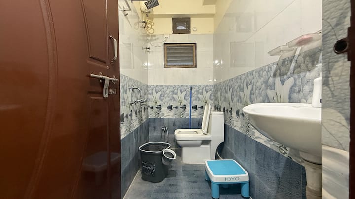Hyderabad House · Fully Furnished 3BHK · City of Pearls · Sleeps 10 - 4